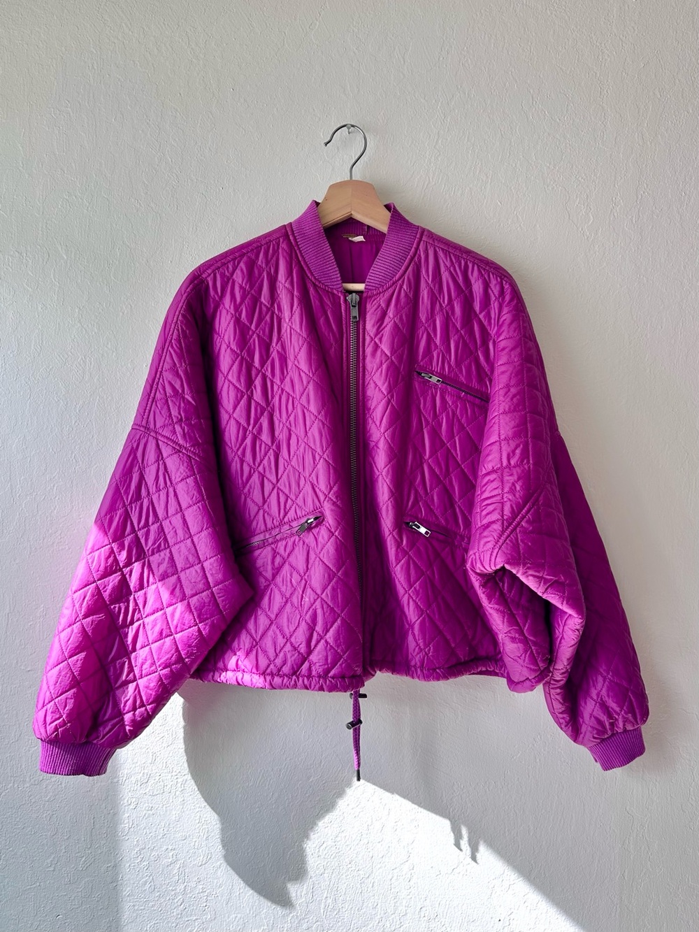 Free people easy quilt bomber jacket women’s small magenta quilted nylon